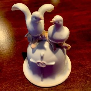 Porcelain dinner bell